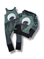Load image into Gallery viewer, Bear moon hoodie
